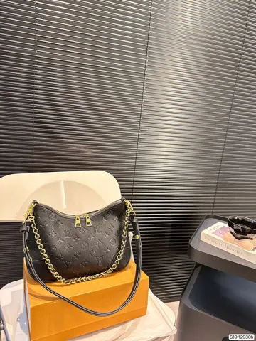 Louis Vuitton Crossbody 12930H