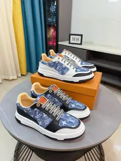Louis Vuitton low-top new casual men’s shoes. A must-have for fashionable men
