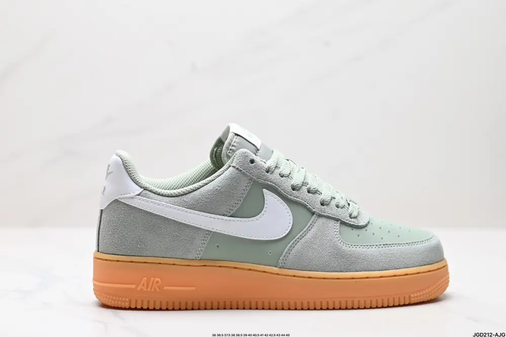 NIKE AIR FORCE 1’07 LV8 Sneakers FQ8714-300