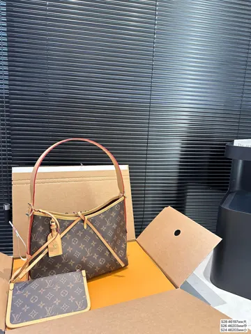 Louis Vuitton Neverfull