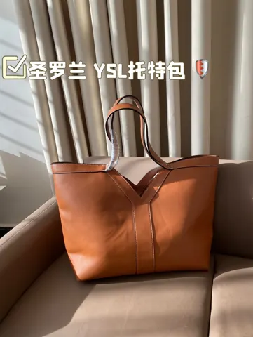 Yves Saint Laurent Tote
