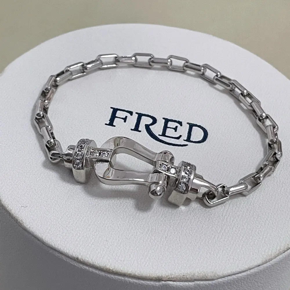 FRED Half diamond horseshoe clasp bracelet