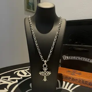 Chrome Hearts Classic Retro Cross Flower Ball Necklace Cross Pendant