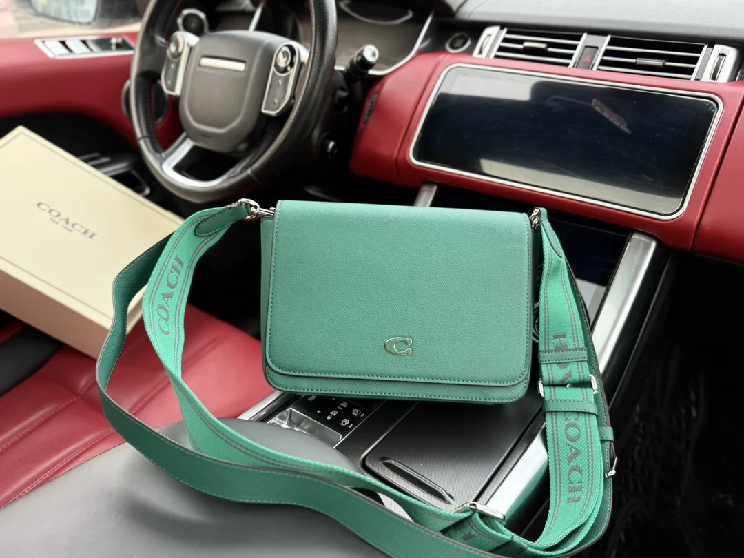 COACH Shoulder Bag