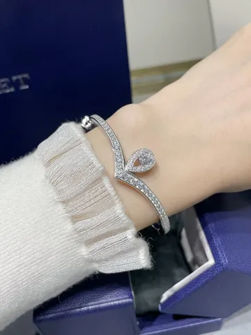Chaumet teardrop crown bracelet