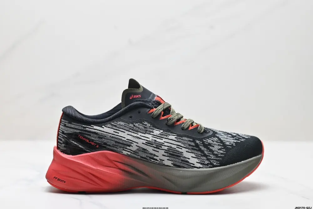 ASICS Novablast 3 Lightweight and comfortable Fabric shock absorption 1011B458-100