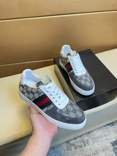 Gucci sneakers. Counter purchase Casual shoes Original leather imported from Italy