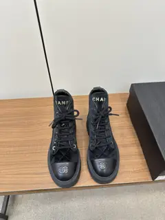 Women’s shoes