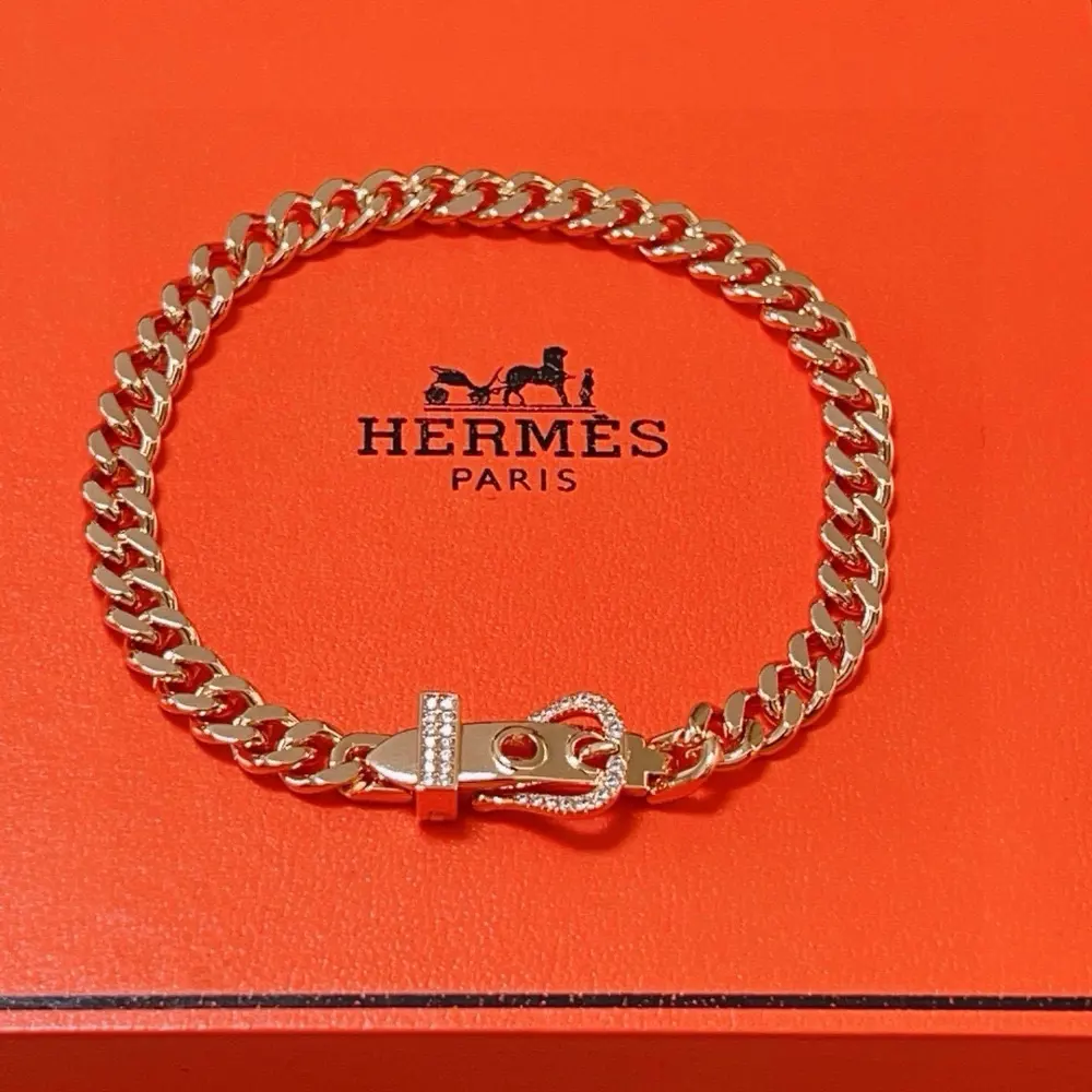 Hermes bracelet inlaid with AAA high carbon stones