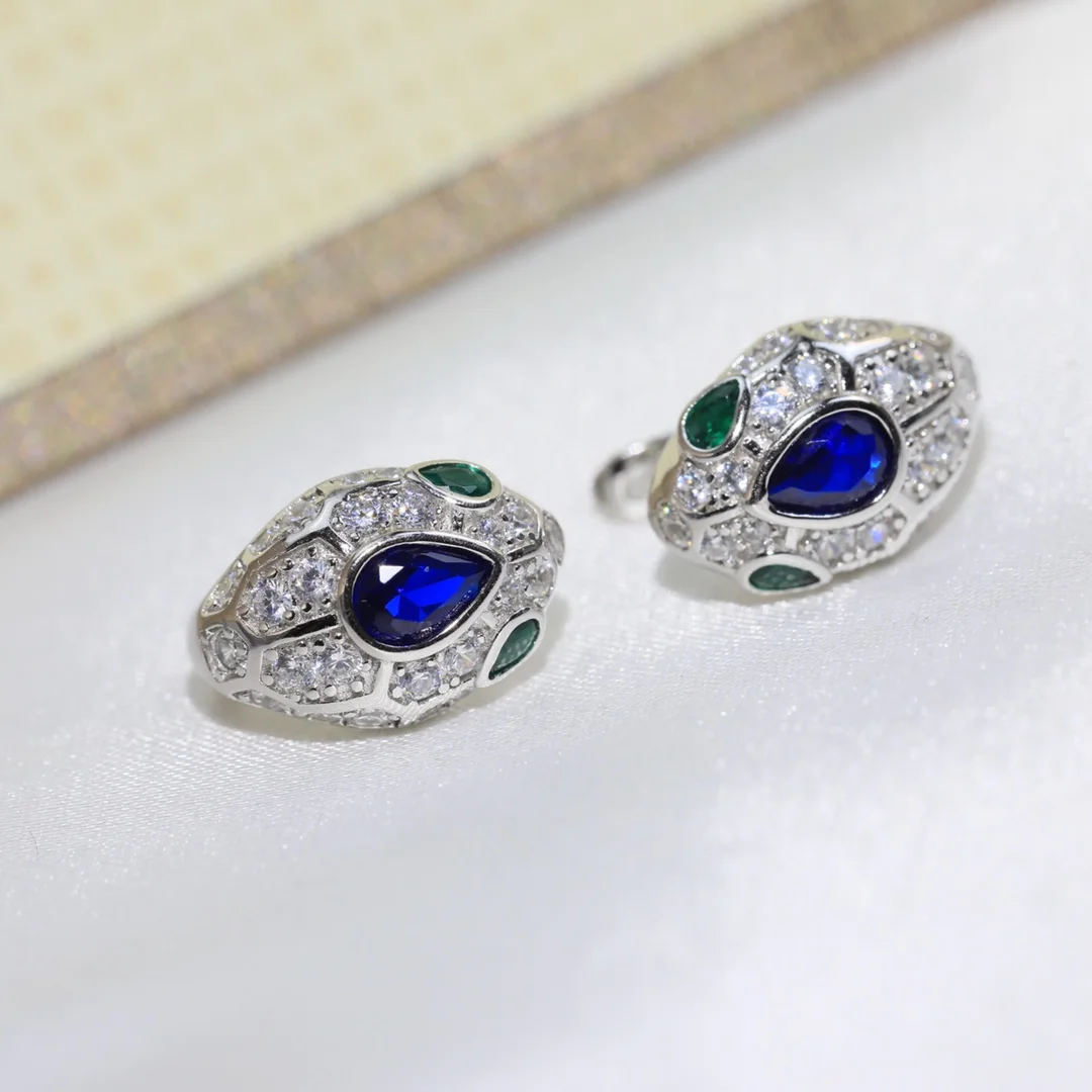 Bvlgari SERPENTI Snake Series Earrings Inlaid with emeralds and decorated with pavé