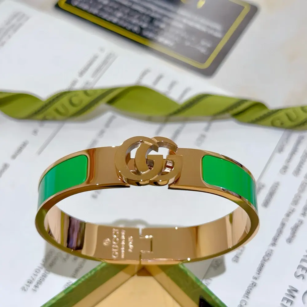 Gucci GucciGucci bracelets are handmade and the latest bracelets are of a higher grade. The