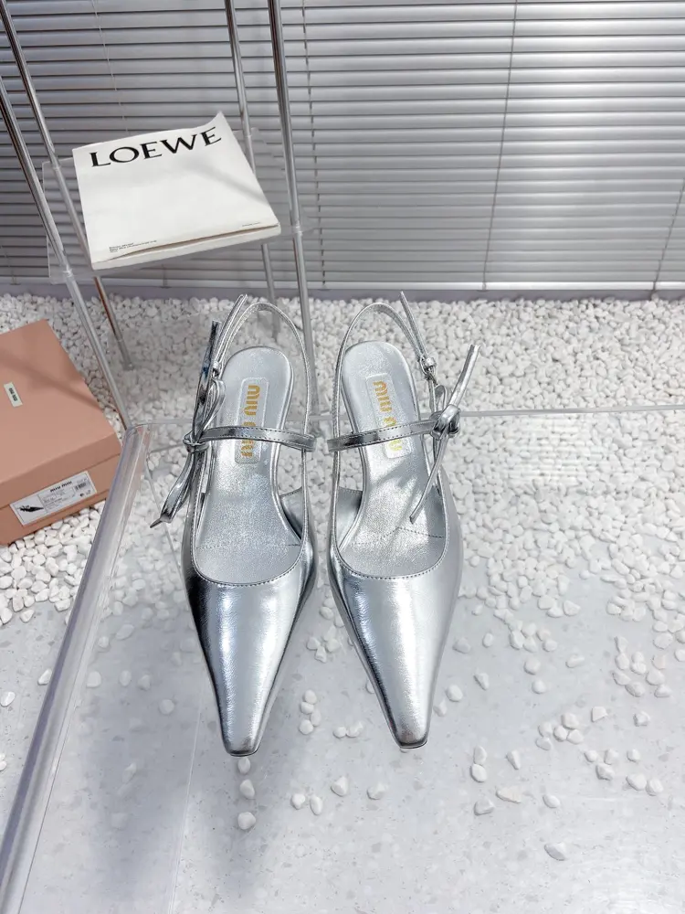 Miu Miu iumi Miu 24/Spring and Summer catwalk style kitten heel pointed toe sandals
