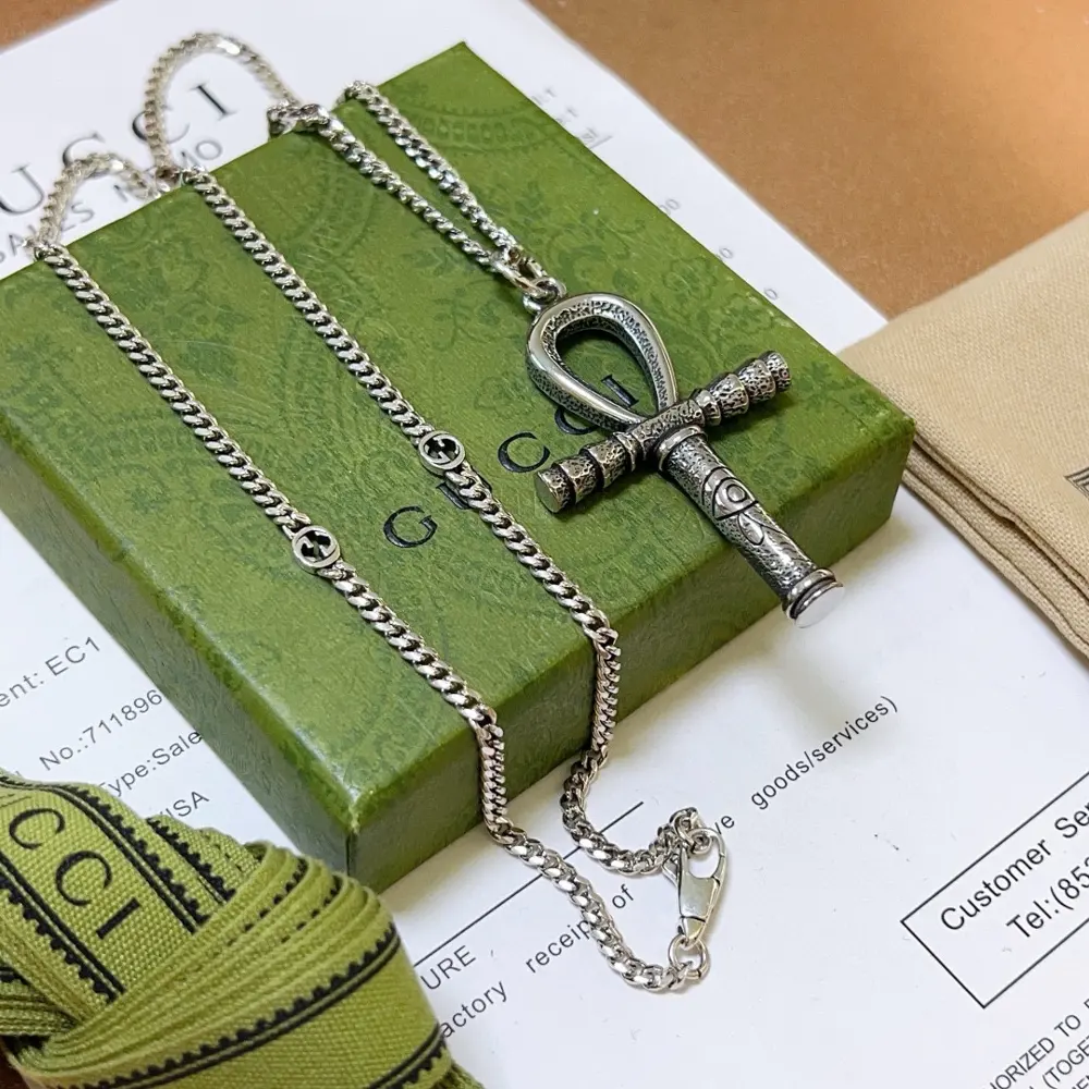 The latest Gucci necklace with a higher-end chain