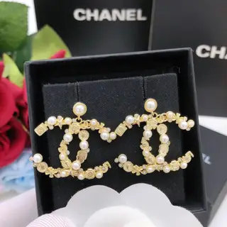Chanel perfume bottle 5 earrings