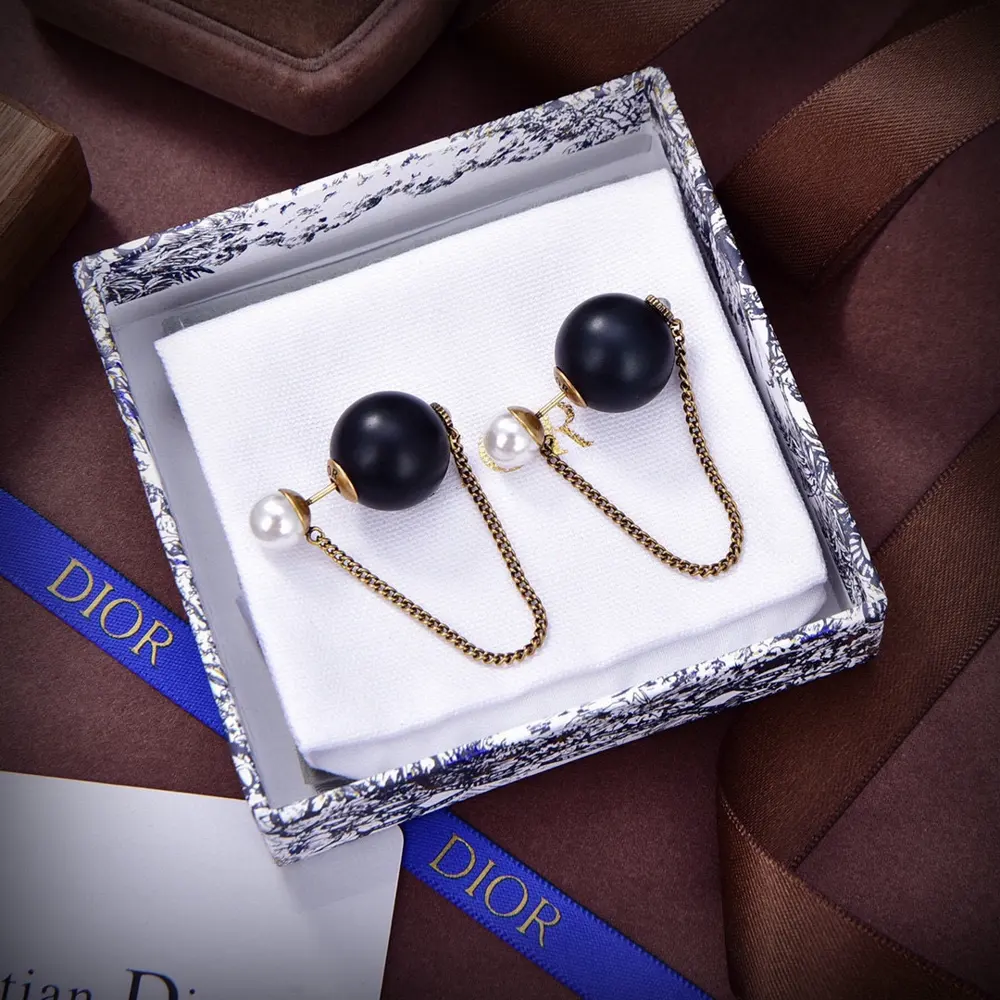 DIOR Rose Gold Flower Earrings The same brass material as the counter