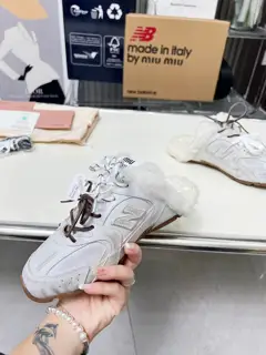 MIUMIU x New Balance Half-Mount Furry Casual Sneakers Forrest Gump Shoes German Training