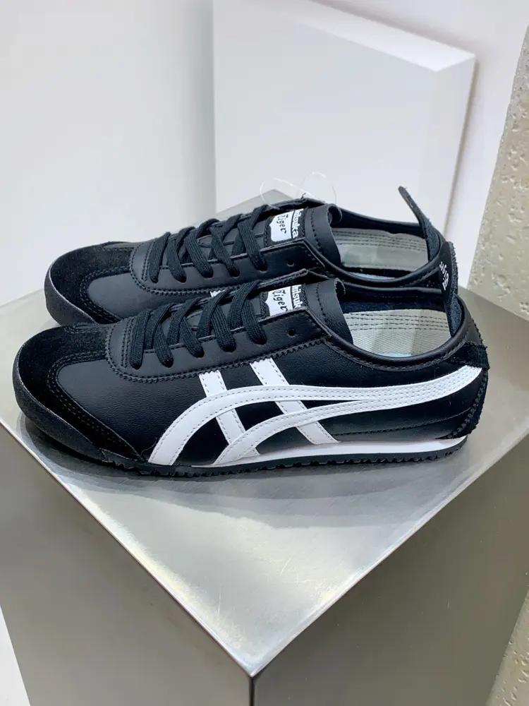 Asics Using soft grain cowhide leather combined with suede trim upper material#Embedded 1183B391-100