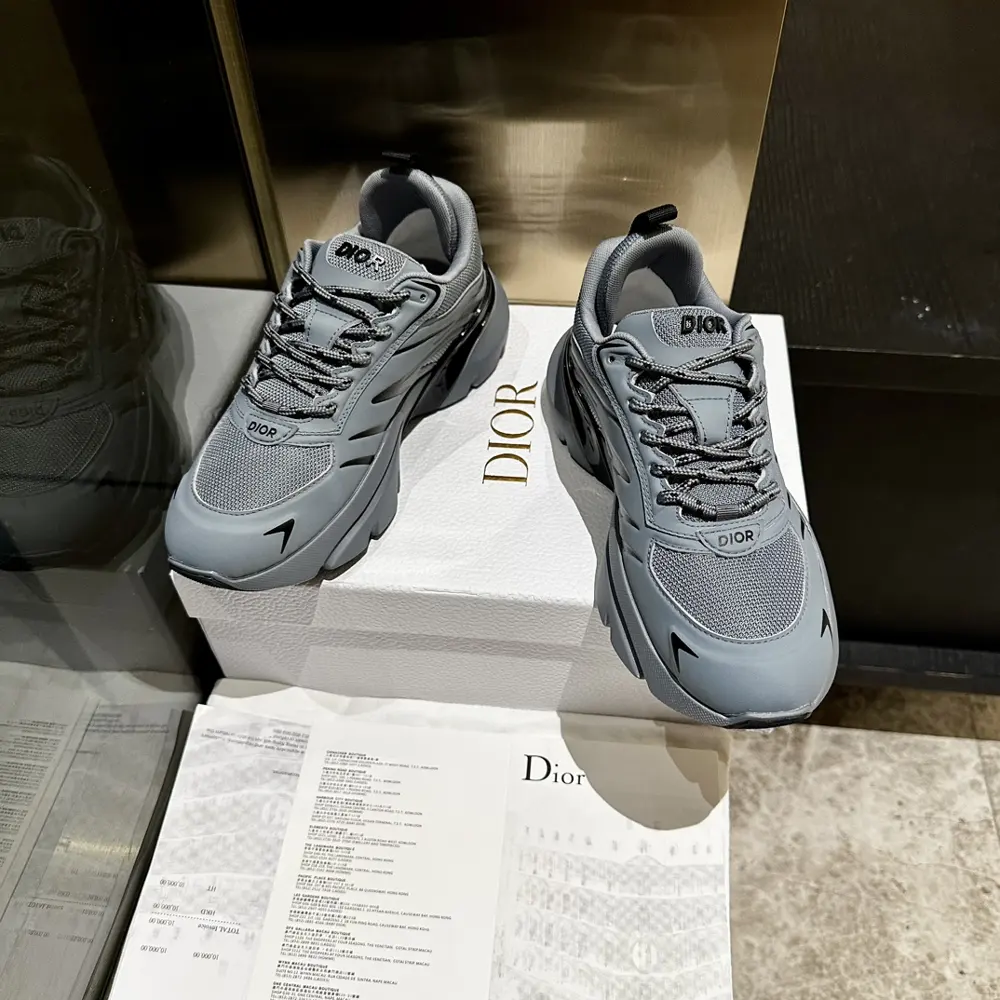 The C ‘ est Dior sneaker is a bold and stylish statement. Carefully crafted