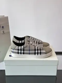 Burberry men’s classic low-top sneakers