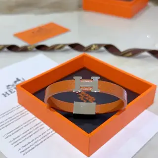 Hermes The latest leather bracelet