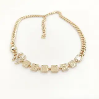 Chanel letter chain diamond necklace