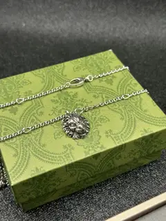Gucci natural necklace
