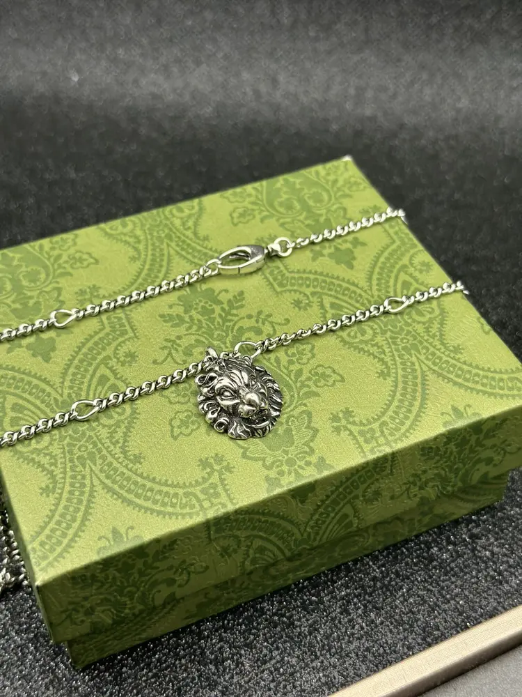 Gucci natural necklace