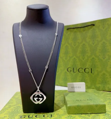 Gucci GucciThe latest necklace chain