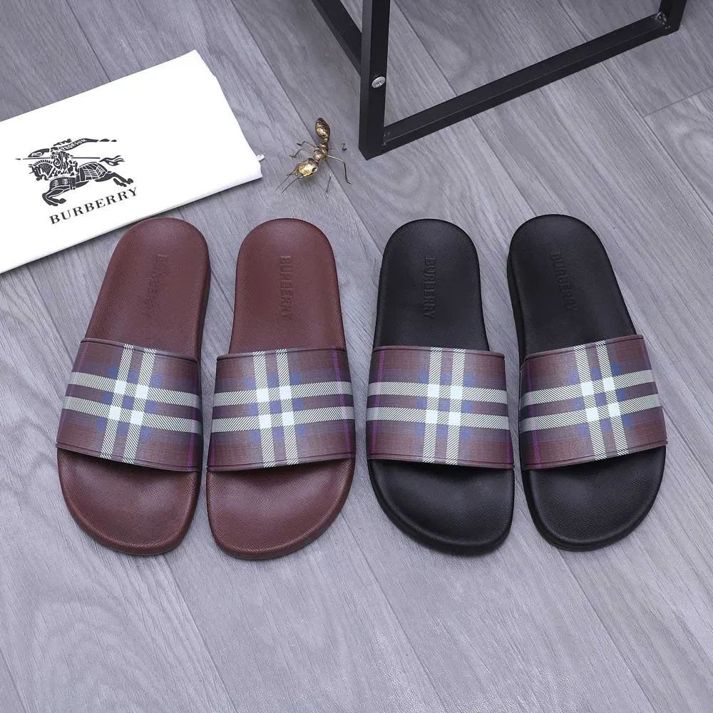 BURBERRY Couple slippers