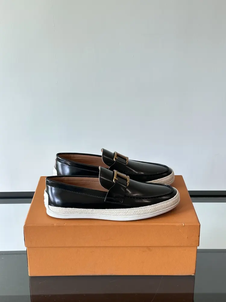 Tod’s Tod’s Men’s Loafers This loafer