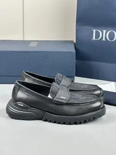 Dior casual leather shoes are on sale now. The upper