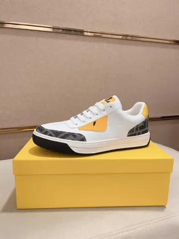 Fendi casual sports shoes upper Imported cowhide fabric Imported sheepskin lining. Original