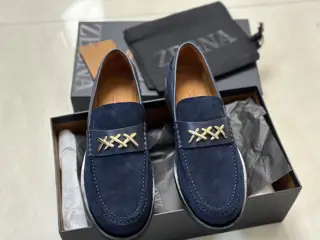 ZEGNA Garonne Flex men’s leather shoes are a rare slip-on style. The shoes