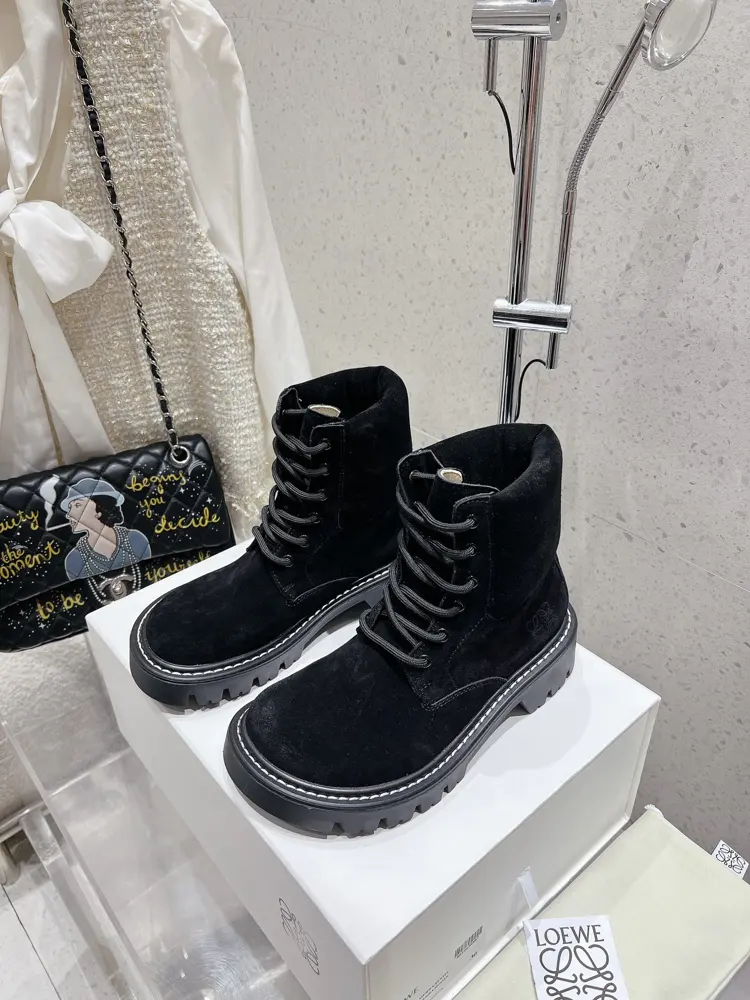 LOEWE 24ss autumn and winter new style doll head lace-up Martin boots