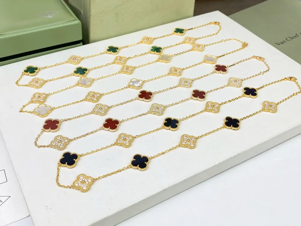 Van Cleef & Arpels Black Agate/Red Agate/White Mother-of-Pearl/Malachite Diamond Ten-Flower