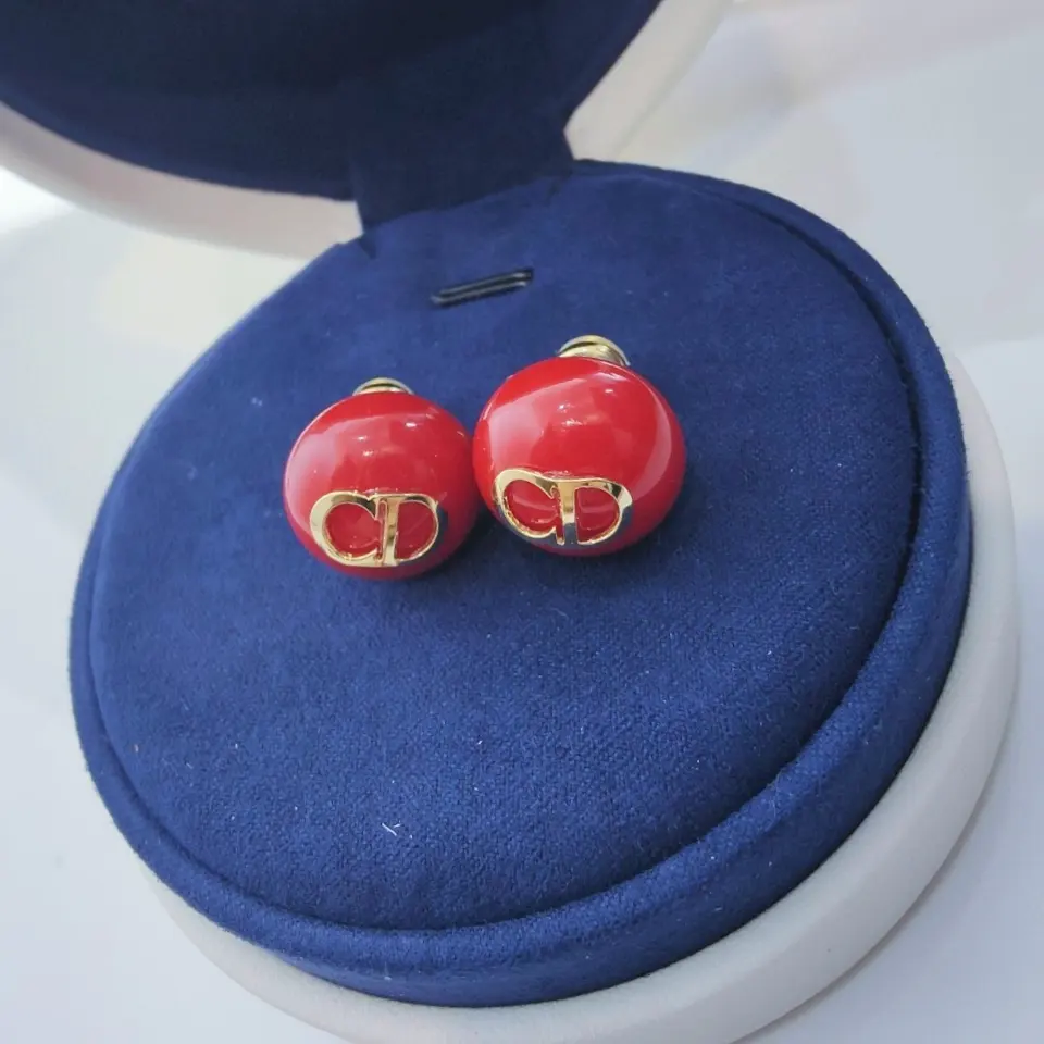 Dior red agate letter earrings Star style YSL letter combination has become a popular