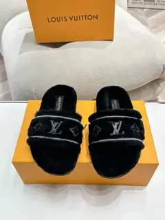 Louis Vuitton Autumn and Winter Sheep’s Gypsophila Series
