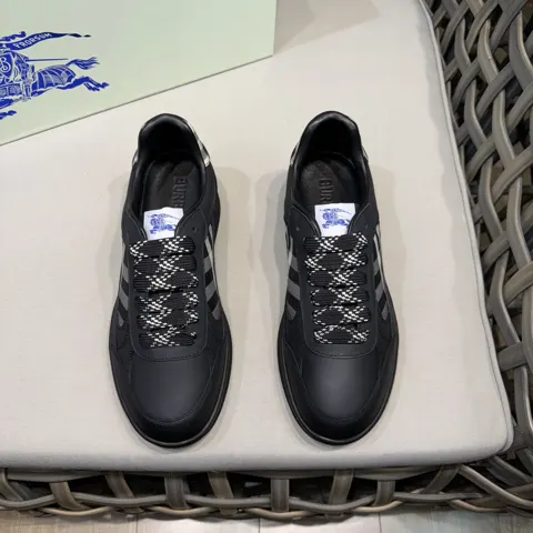 BURBERRY classic low-top sneakers |