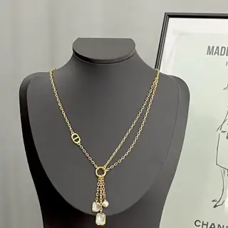 DIOR necklace hot-selling model is hot and new