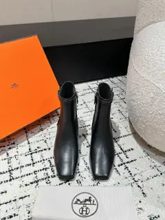Hermès autumn and winter new kelly buckle short boots