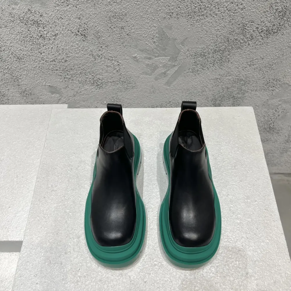 BOTTEGA VENETA Couple’s Short-barrel Wave-bottom Series Martin Boots