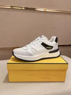 Fendi casual sports shoes upper Imported cowhide fabric Imported sheepskin lining. Original