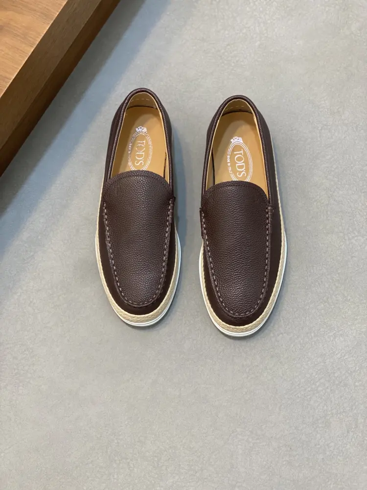 Tod’s Tod’s men’s leather loafers