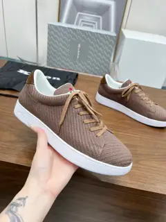 Kiton casual knitwear for men Shoes