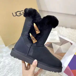 UGG’s new horn button snow boots are here