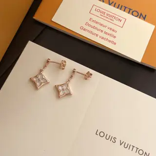 Louis Vuitton rhombus-shaped natural white mother-of-pearl diamond LV earrings