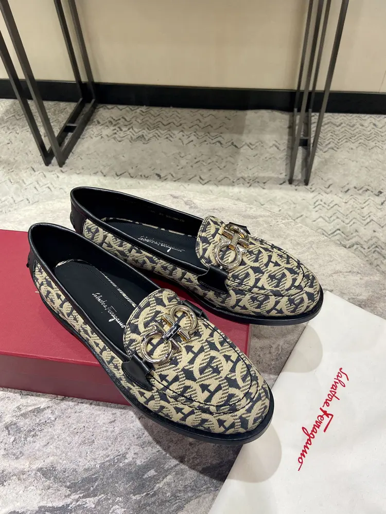 Salvatore Ferragamo bow loafer