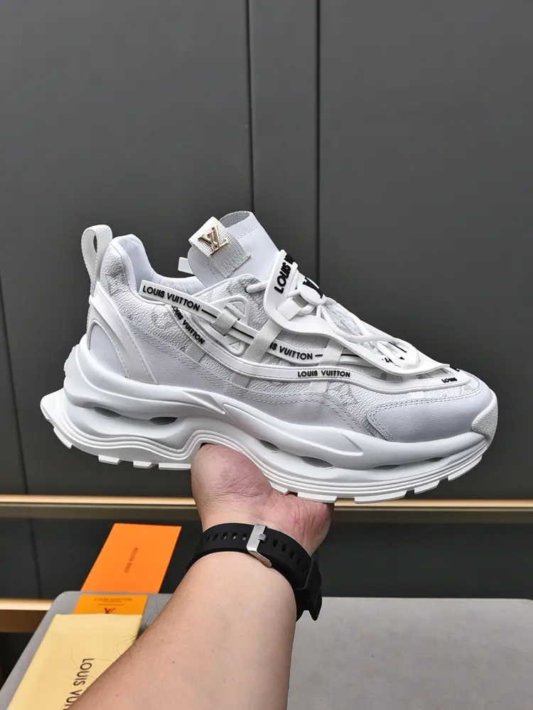 Louis Vuitton sneakers imported materials cowhide water-dyed cow lining special outsole