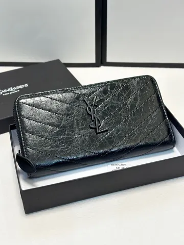 Yves Saint Laurent Clutch