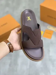 Louis Vuitton men’s slippers